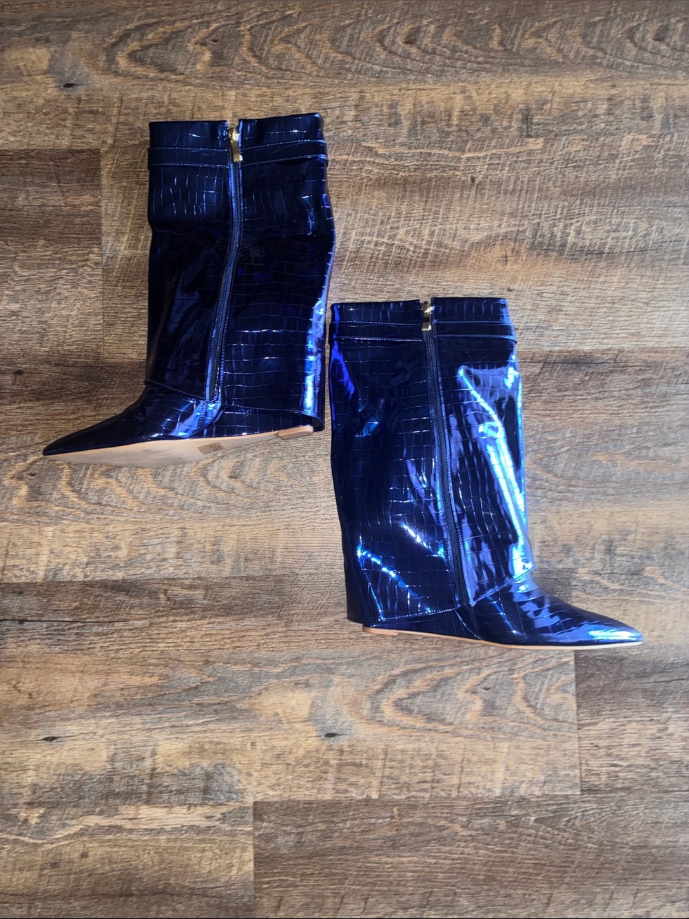 Fashion Nova Blue Croc-Embossed Pointed-Toe Heeled Boots with Gold Lock - Picture 5 of 6
